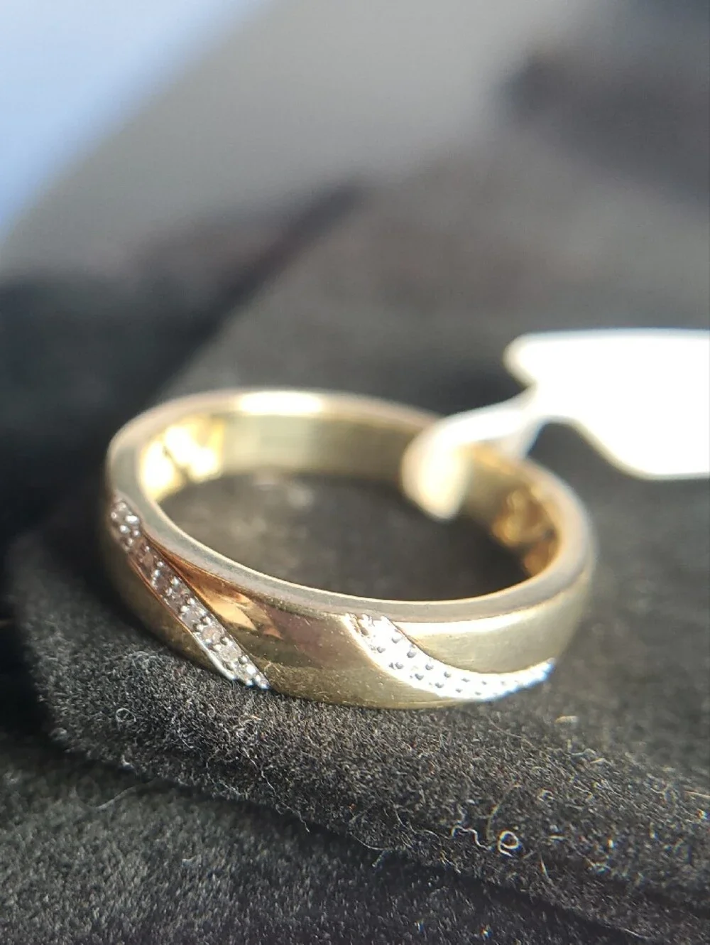 N/A elegant gold